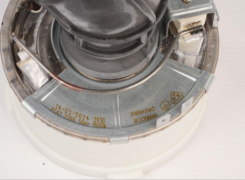 Heizkörper-Set Geschirrspüler Whirlpool 488000857579 Heizung, Schlauch