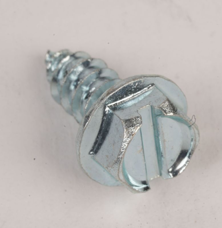 Schraube C00853607 für Whirlpool/Indesit Geschirrspüler 5,5x13 mm