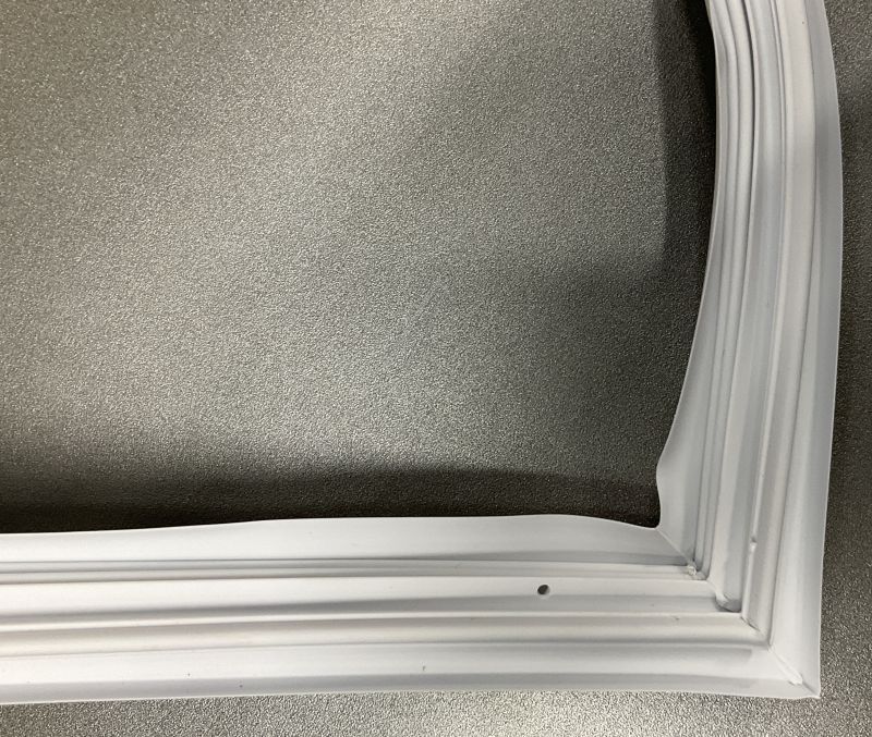 Türdichtung rechts für Kühlschrank Whirlpool 482000030781 355x957mm