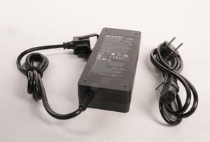 Ladegerät Desktop für E-Scooter Segway Ninebot Ab.06.02.00.0093 83V 4A Global