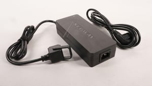 Ladegerät Desktop für E-Scooter Segway Ninebot Ab.06.02.00.0093 83V 4A Global