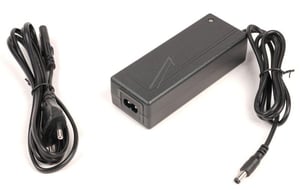 Ladegerät JEEP P2E-11 42V 1,5A Mod. XVE063-4200150 für E-Scooter