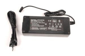 Batterieladegerät 3 Pins V2 mit Kabel EU-Stecker PLATUM SPARE028 für Ducati JEEP E-Scooter