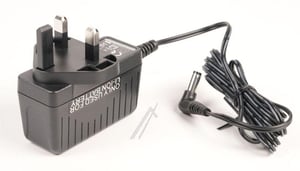 Adapter UK 18V für Staubsauger Electrolux AEG 140117630206 Netzteil Ladegerät
