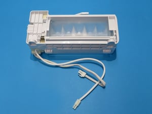 eismaschine-fuer-kuehlschrank-hisense-hk1645502-eiswuerfelbereiter.649757