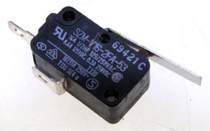 mikroschalter-fuer-wasserspendertuere-lg-6600jb3001e-in-kuehl-gefrierkombination.556069