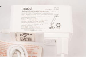 Ladegerät Segway-Ninebot AB.00.0014.64 für E-Scooter E8 E10