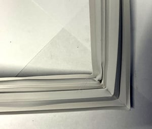 tuerdichtung-fuer-kuehlschrank-midea-12131000010207-weiss.516181