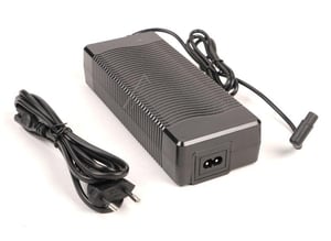 Batterieladegerät 3 Pins V2 mit Kabel EU-Stecker PLATUM SPARE028 für Ducati JEEP E-Scooter